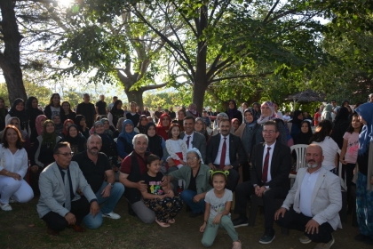 BÜYÜKŞEHİR BELEDİYE BAŞKANI FERDİ ZEYREK VE BAŞKANIMIZ ERKAN KARA, MAHMUTLAR MAHALLESİNİ ZİYARET ETTİ. 