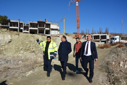 BAŞKANIMIZ ERKAN KARA, TOKİ İNŞAATINDA İNCELEMELERDE BULUNDU. 