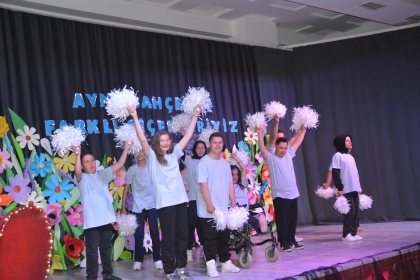 ÖZEL EĞİTİM UYGULAMA OKULU ÖĞRENCİLERİNDEN MUHTEŞEM PROGRAM